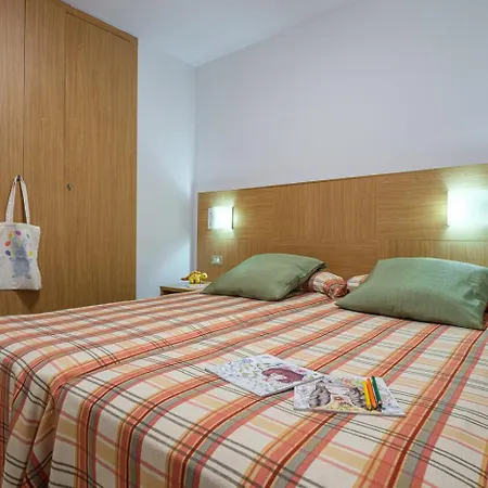 Aparthotel California 2*