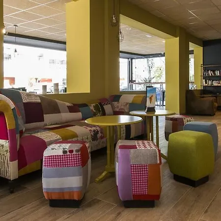 Aparthotel California 2*