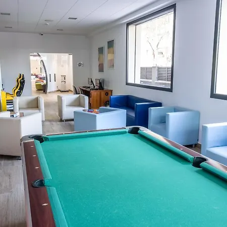Aparthotel California