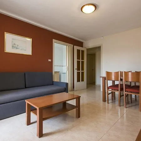 Aparthotel California 2*